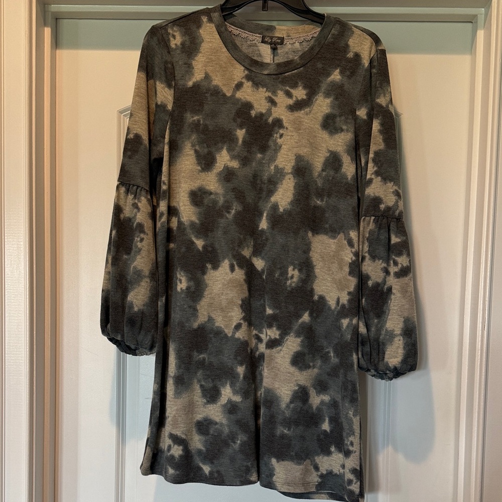 Tie-Dye Long Sleeve Dress